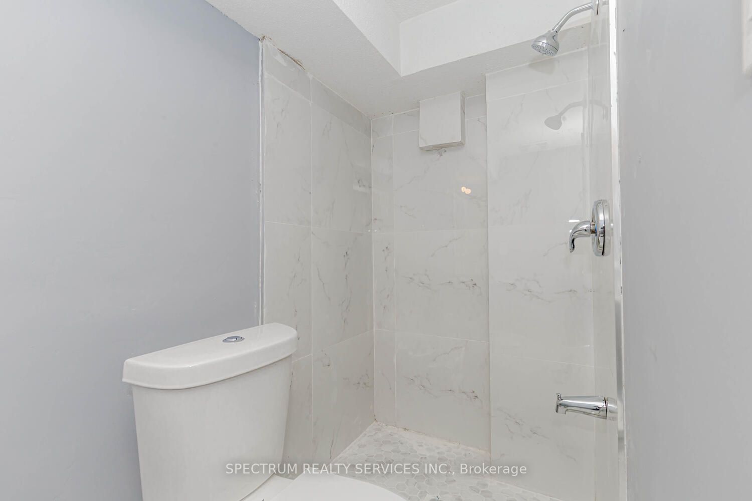 8 Norbrook Cres