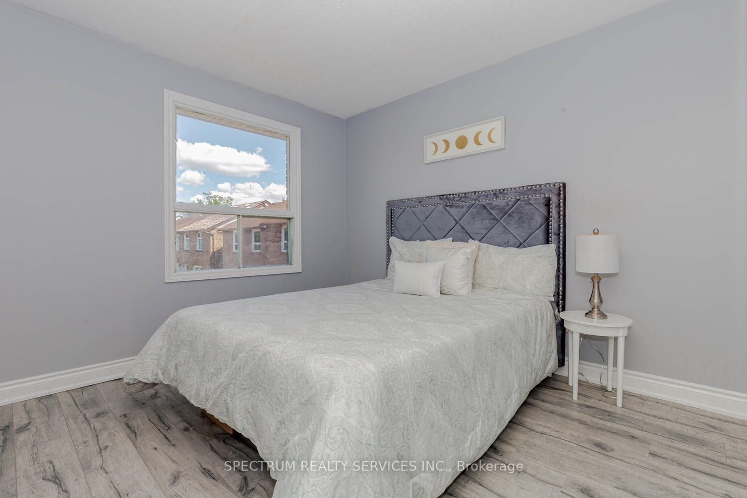 8 Norbrook Cres