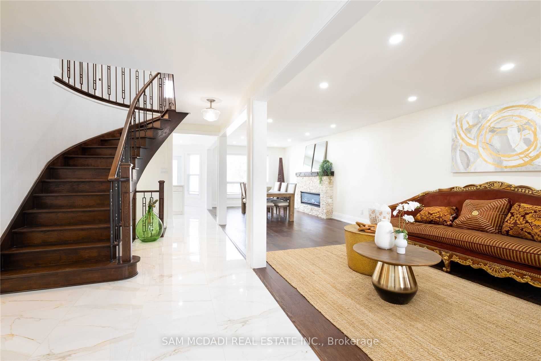 1099 Hedge Drive