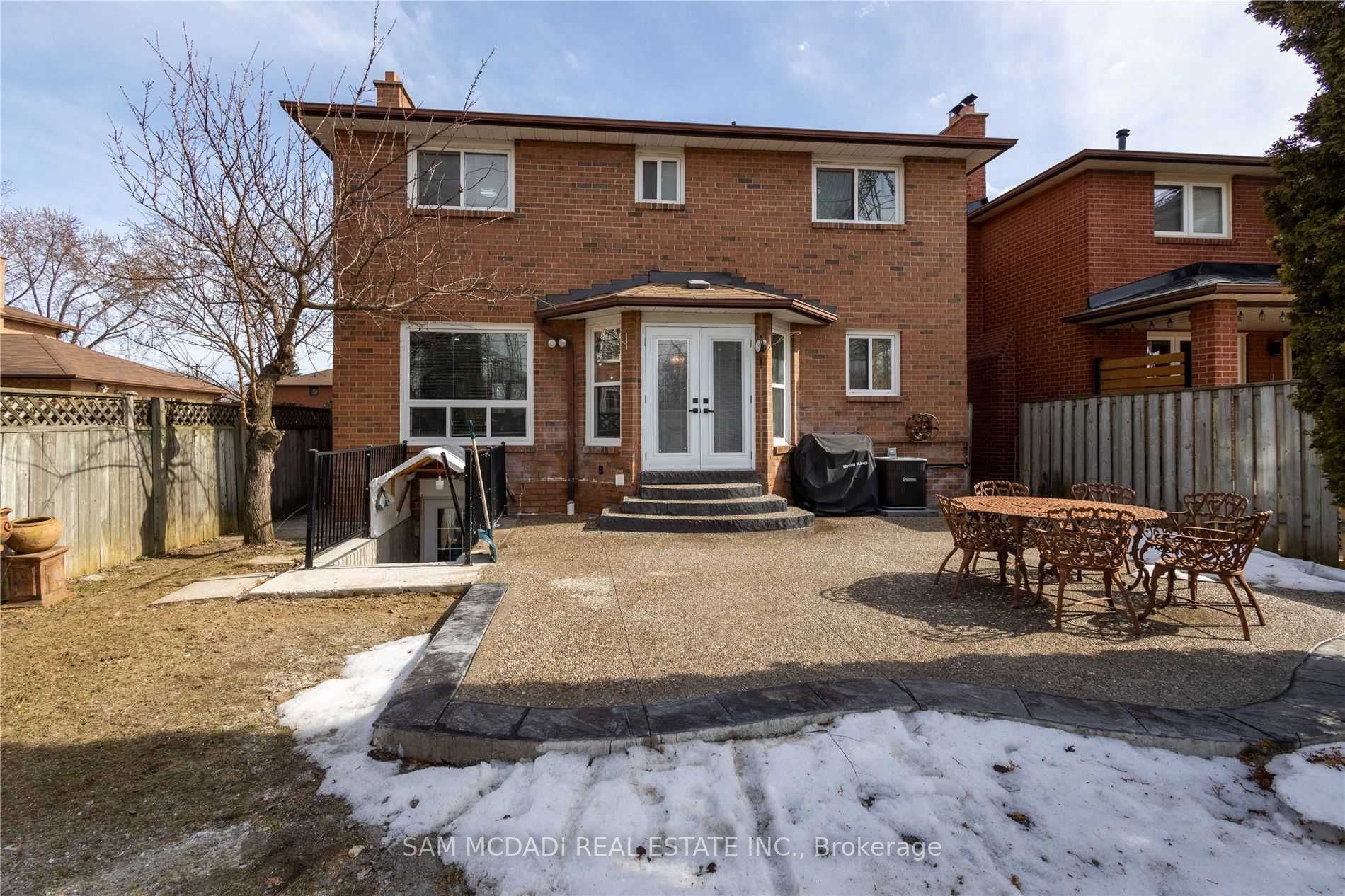 1099 Hedge Drive