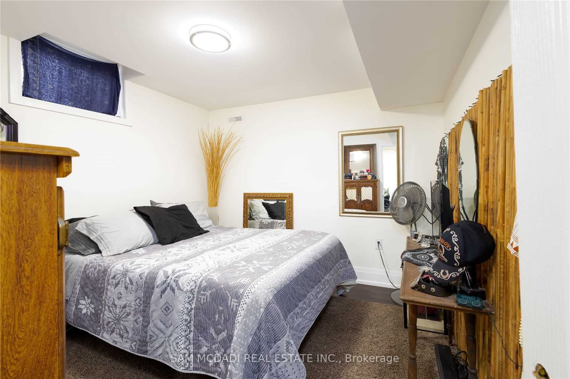 1099 Hedge Drive