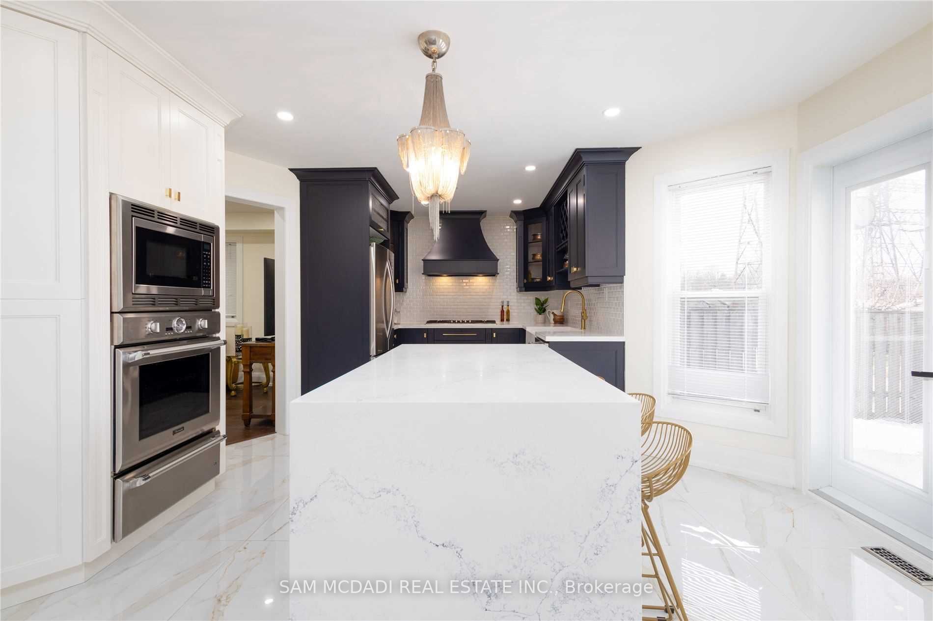 1099 Hedge Drive