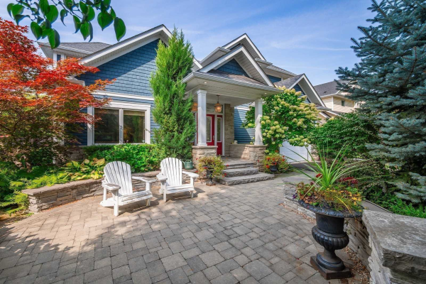 393 Pine Ave, Oakville