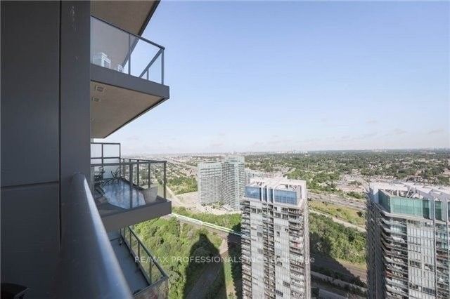 36 Park Lawn Road, #3707