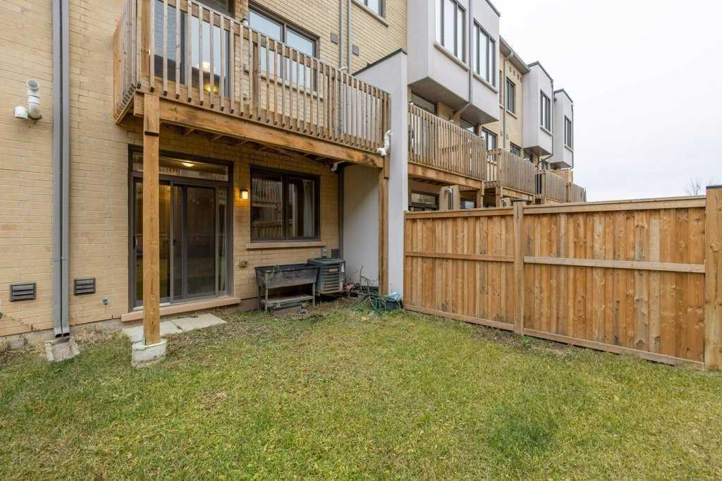 220 Squire Crescent