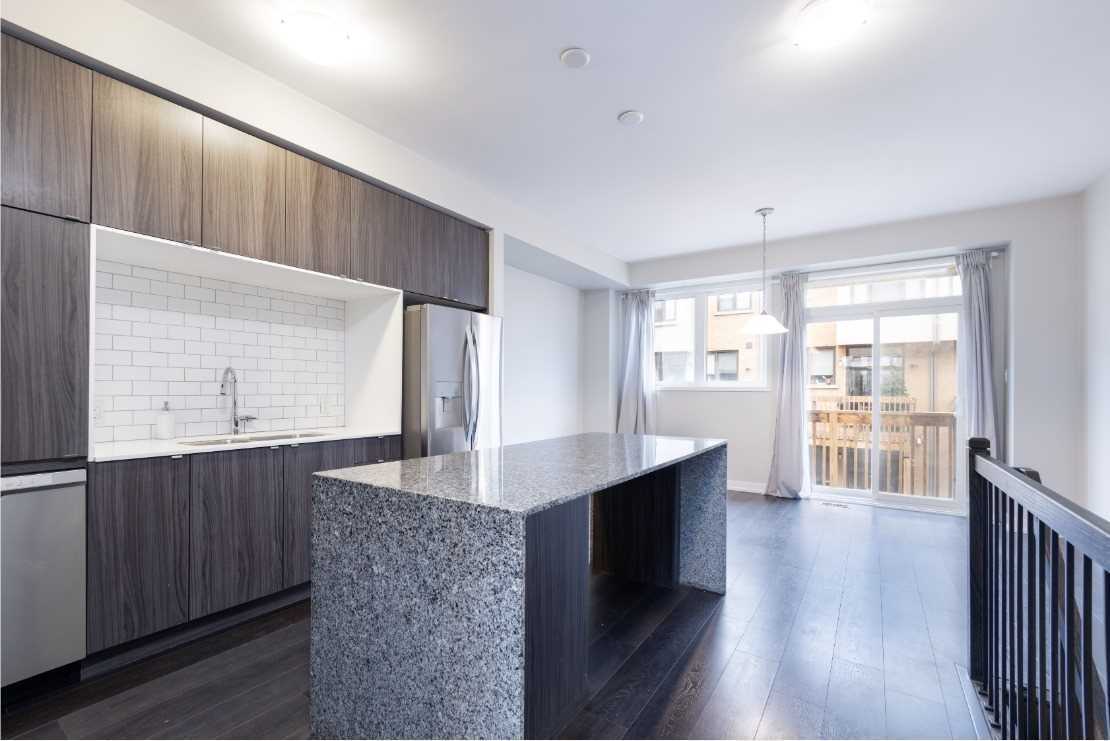 220 Squire Crescent