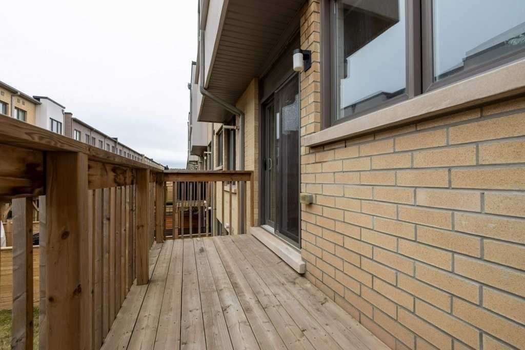 220 Squire Crescent