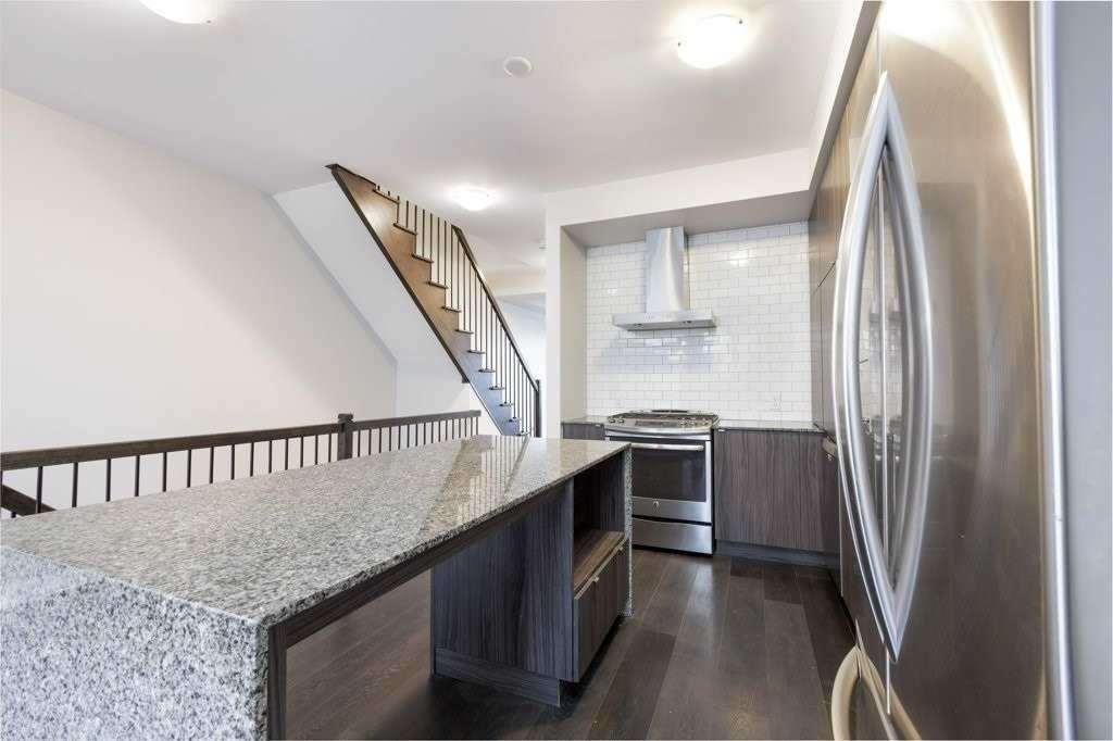 220 Squire Crescent