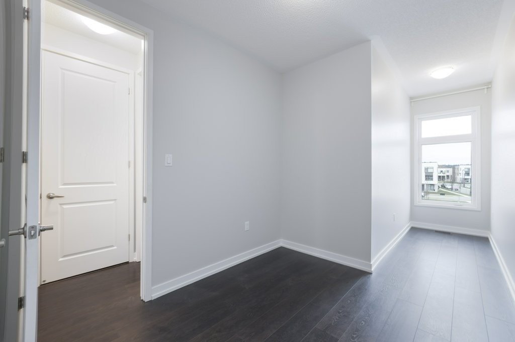 220 Squire Crescent