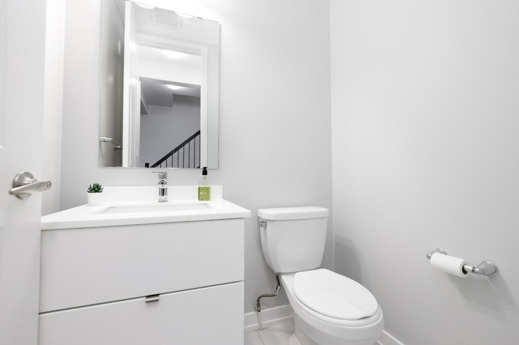 220 Squire Crescent