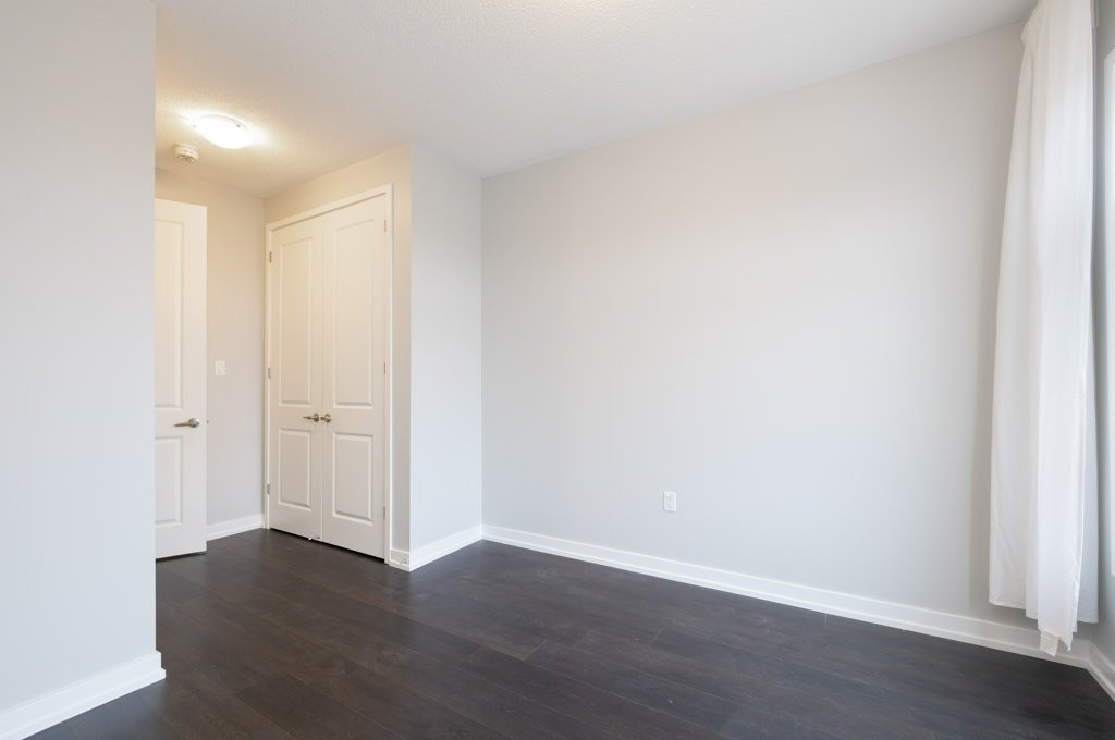 220 Squire Crescent