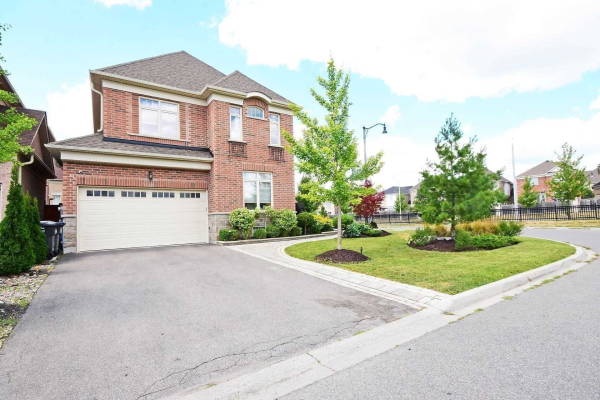 35 Legendary Circ, Brampton