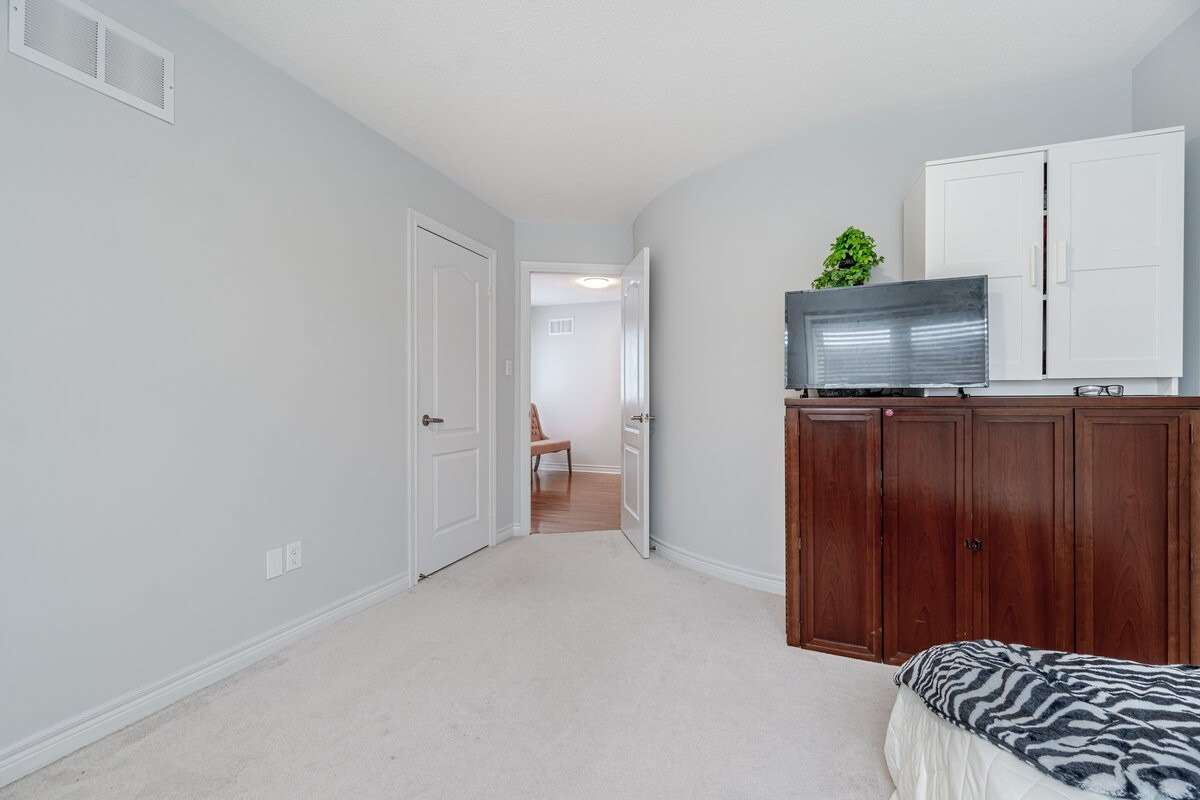 Listing W5959819 - Large Photo # 31