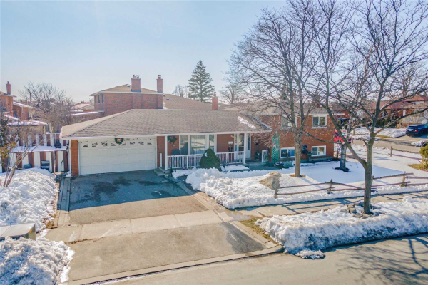 3956 Brandon Gate Dr, Mississauga