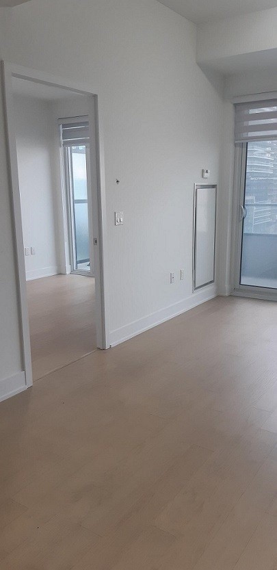 20 Shore Breeze Drive S, #1106
