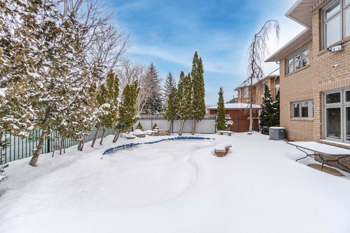 1551 Maple Ridge Dr