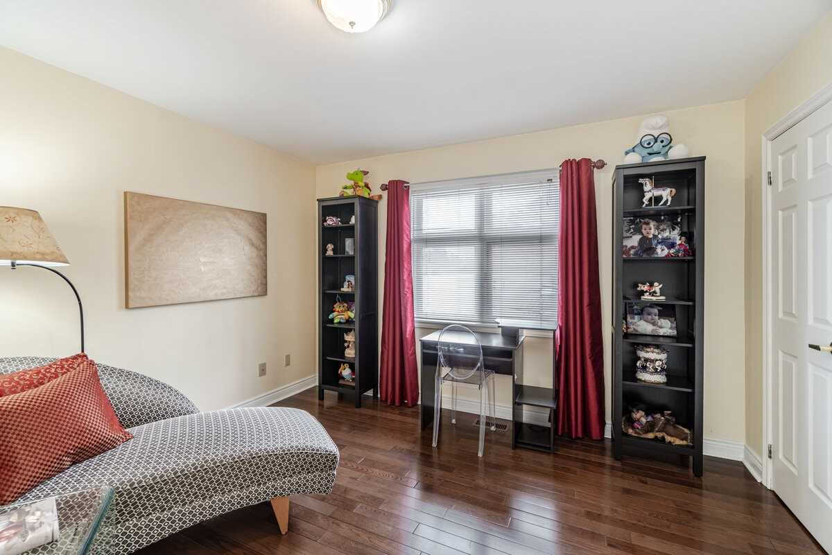 1551 Maple Ridge Dr