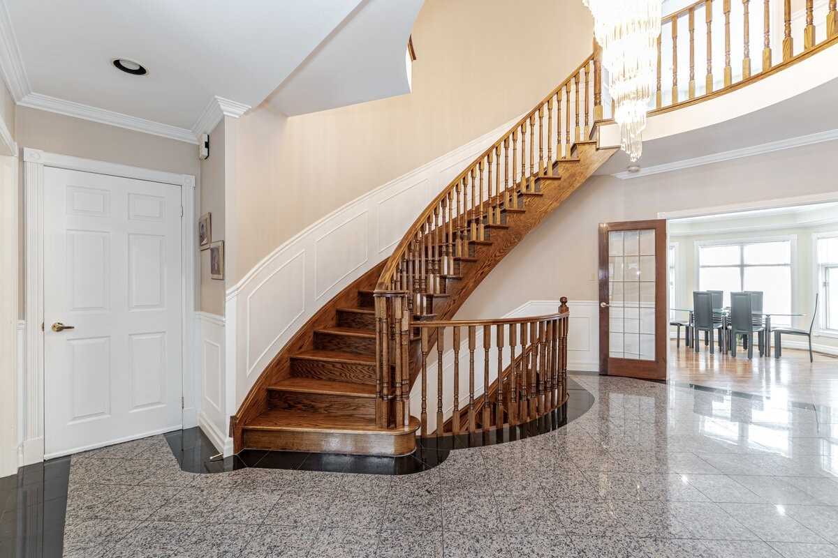 1551 Maple Ridge Dr