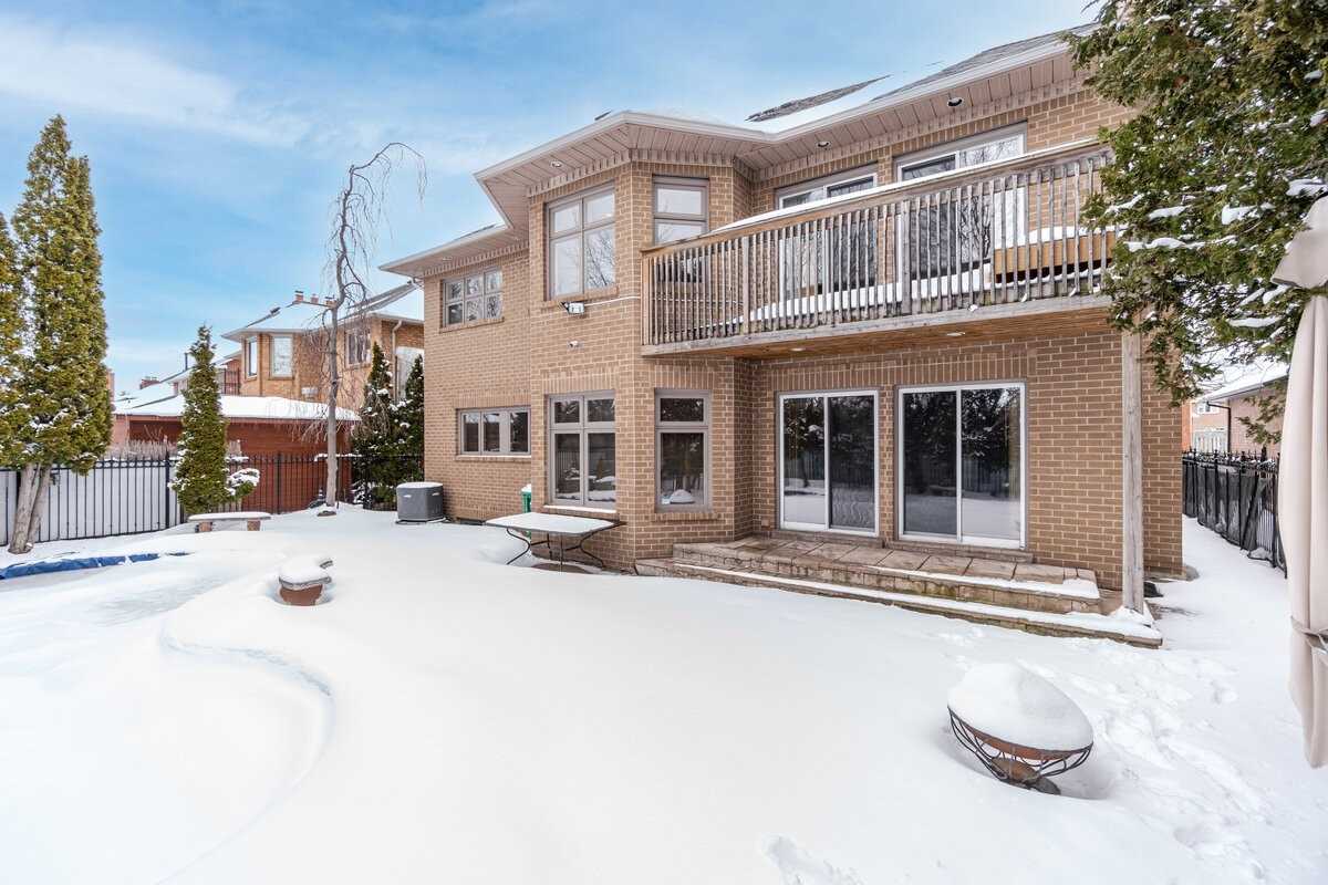 1551 Maple Ridge Dr