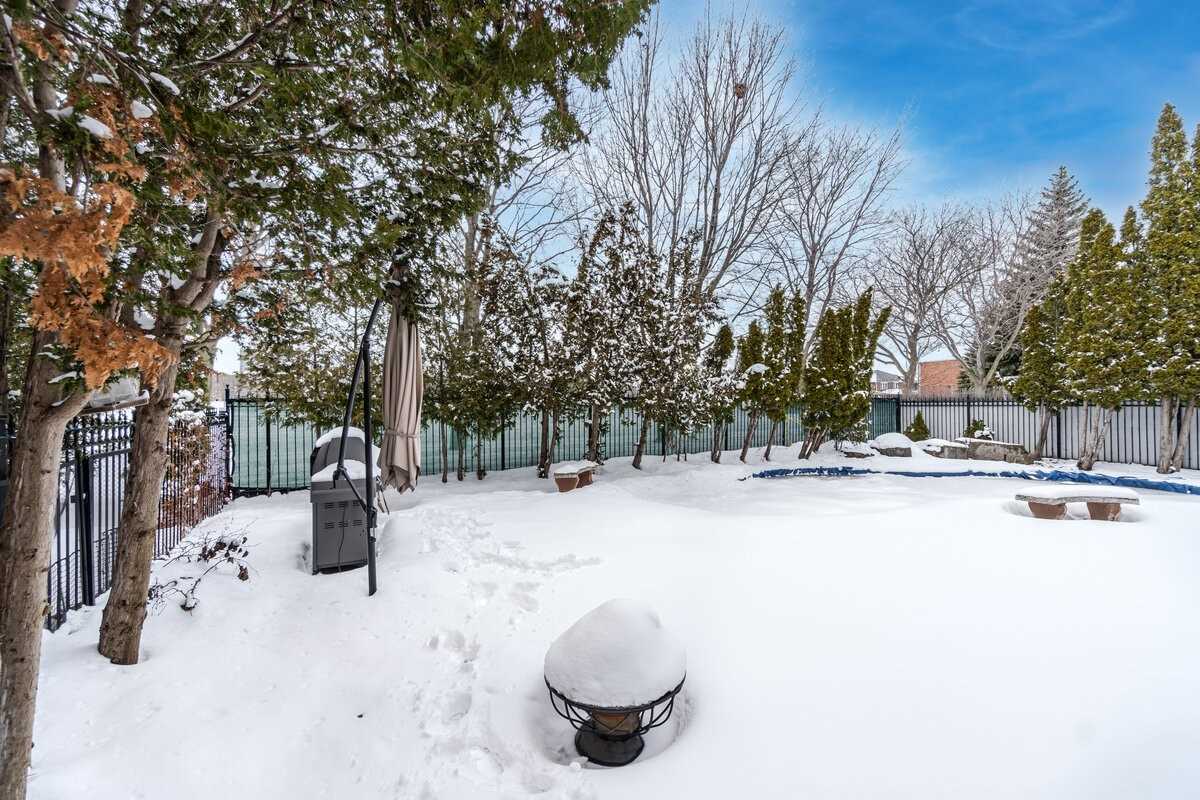 1551 Maple Ridge Dr