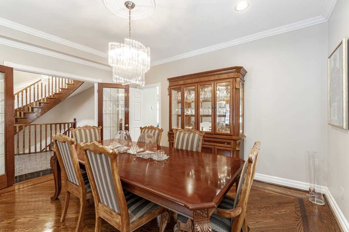 1551 Maple Ridge Dr