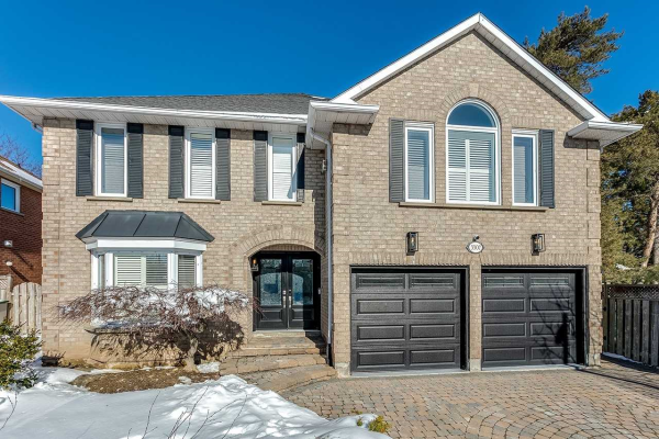 3307 Folkway Dr N, Burlington