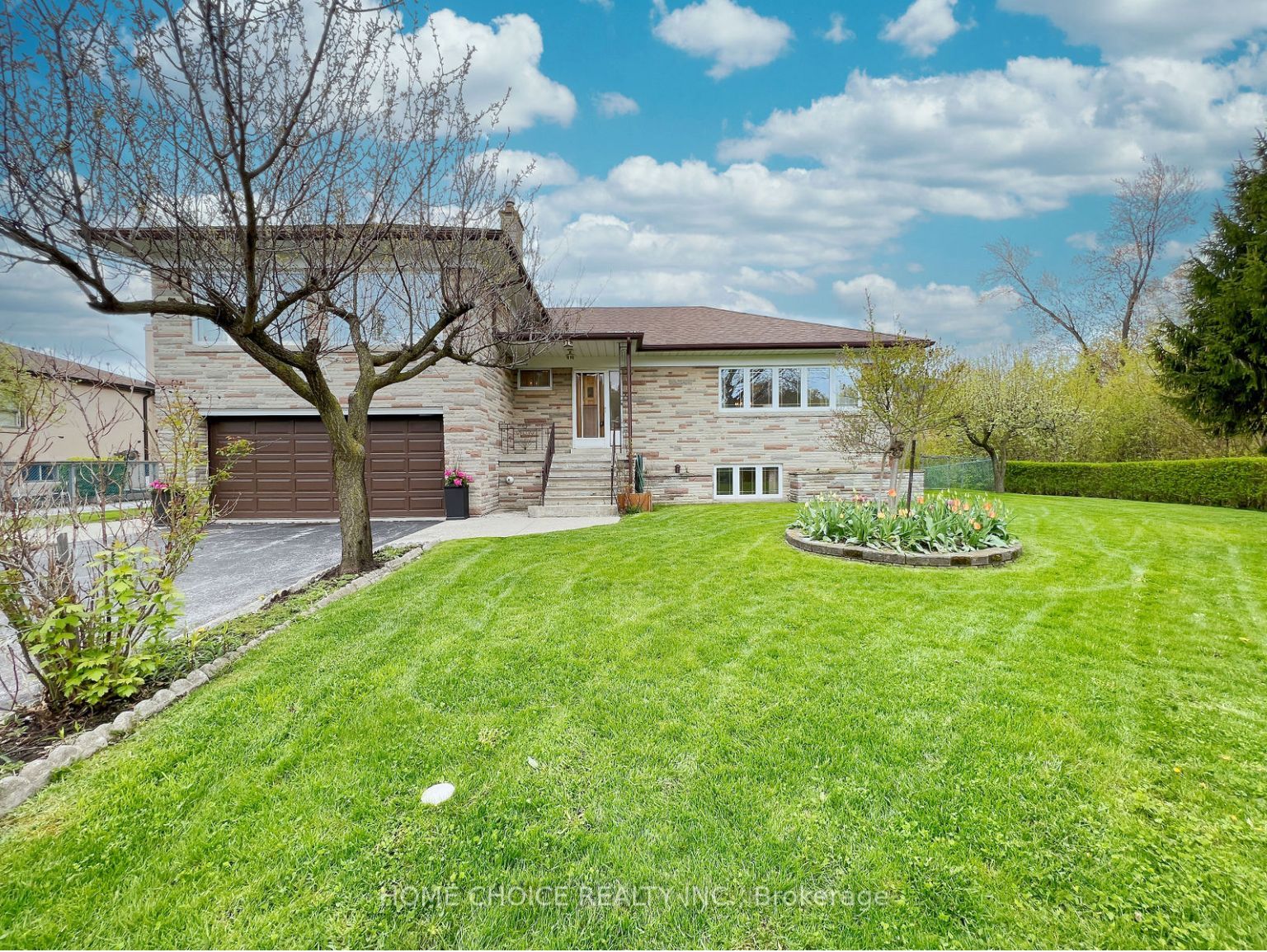 Listing W5960756 - Large Photo # 1