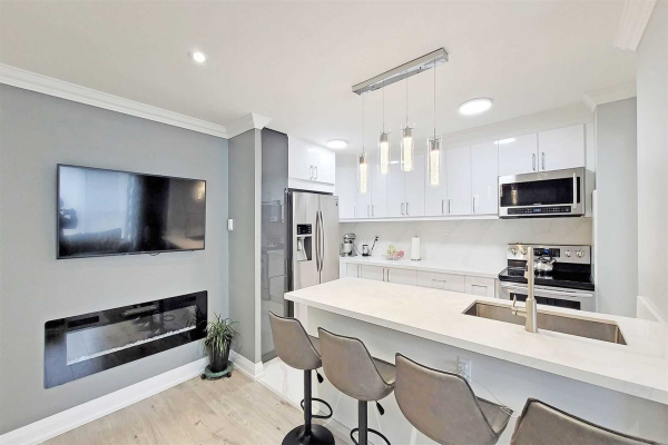 3170 Kirwin Ave, Mississauga