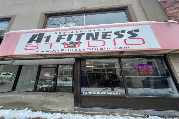 47 Queen St E, Brampton