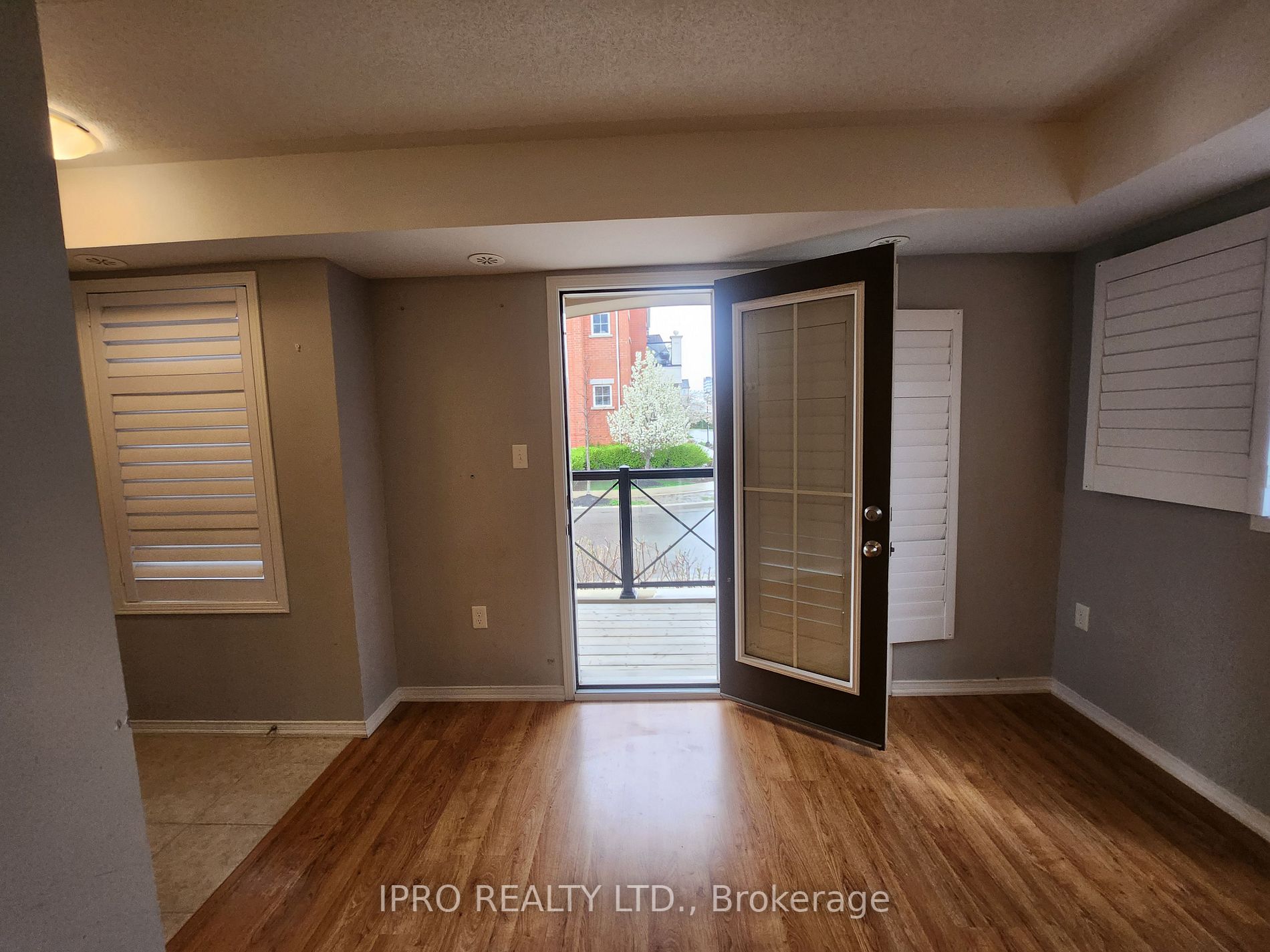 2496 Post Road, #18