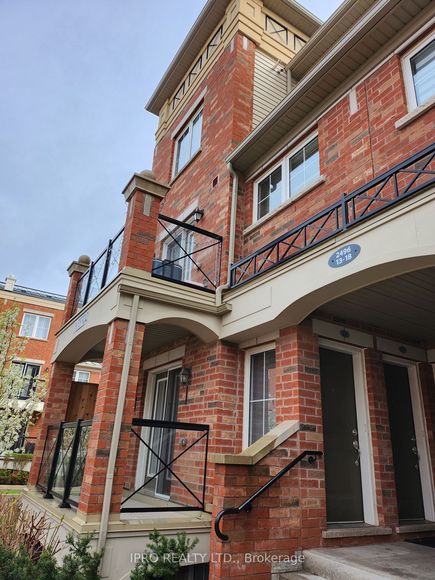 2496 Post Road, #18