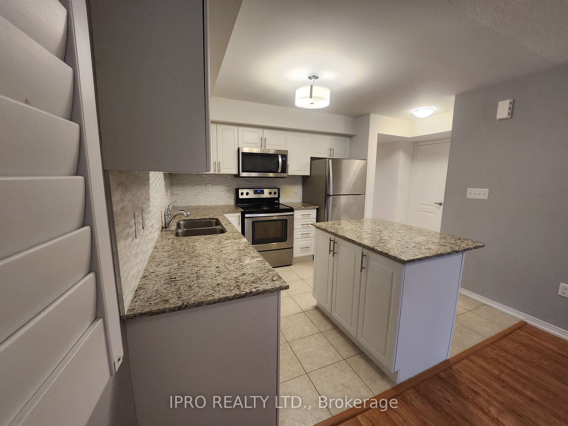 2496 Post Road, #18