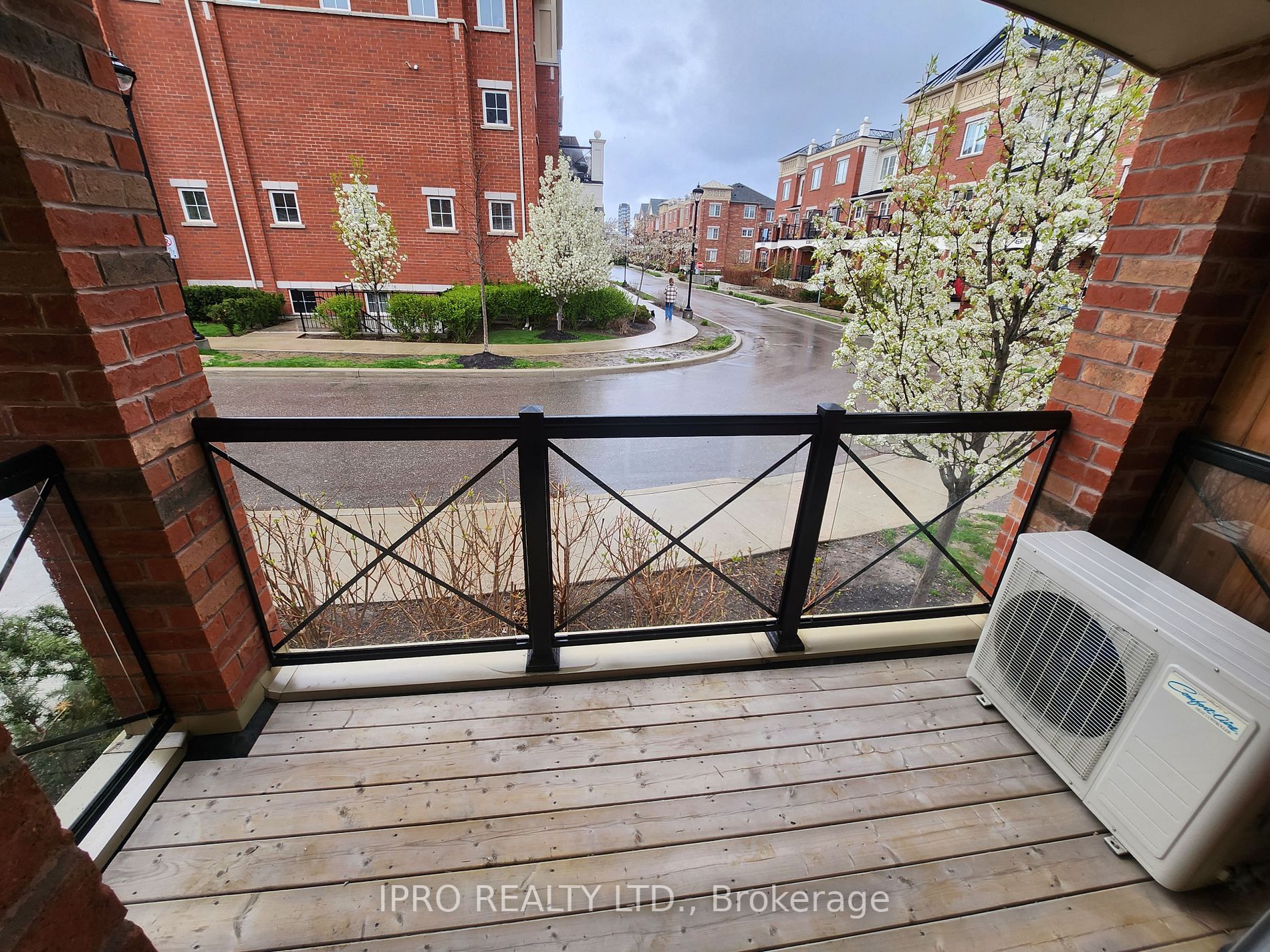 2496 Post Road, #18