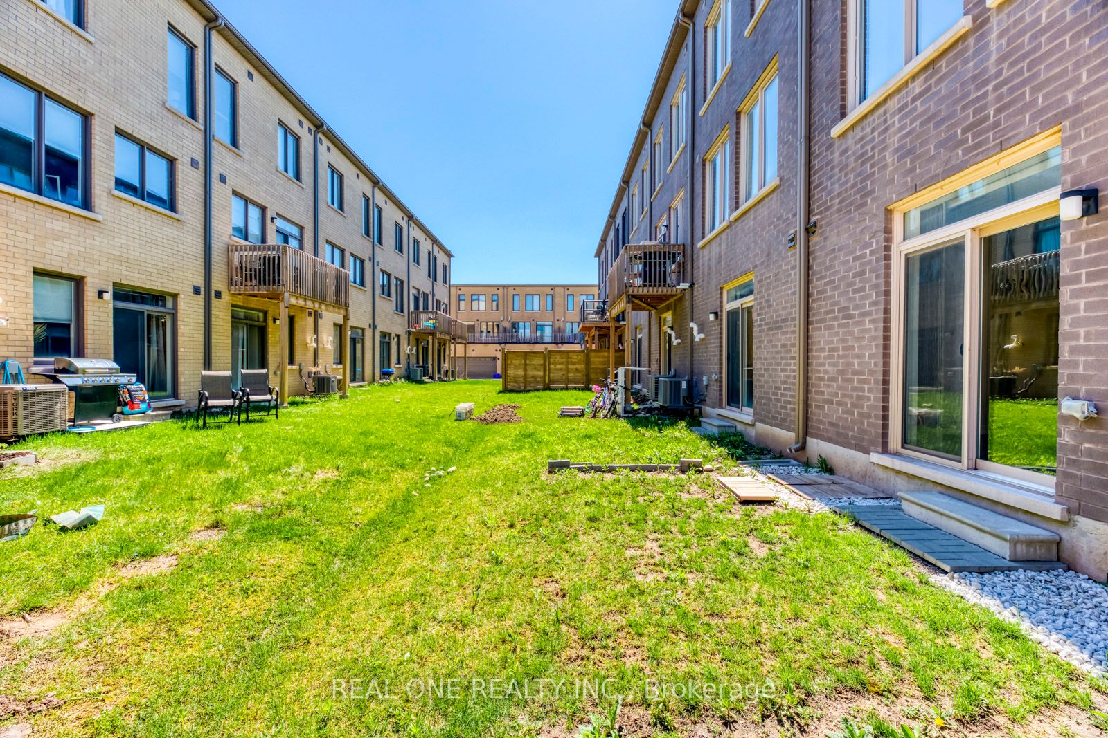 170 Squire Cres