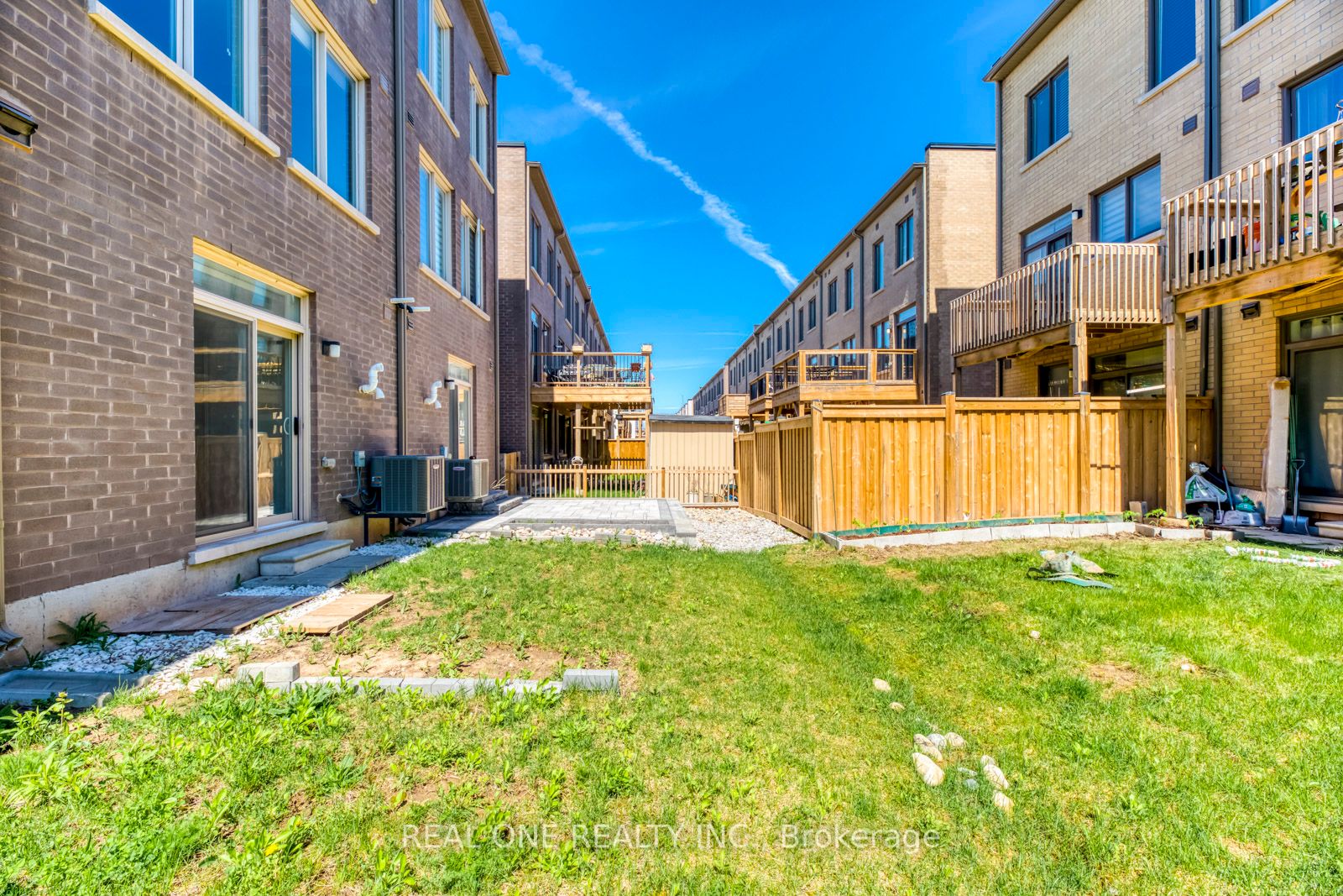 170 Squire Cres