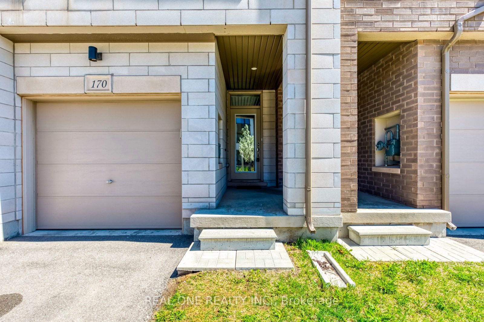 170 Squire Cres