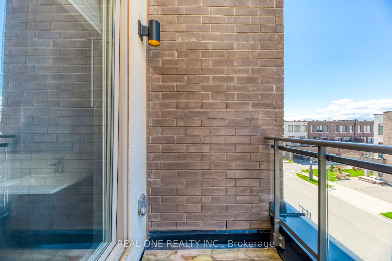 170 Squire Cres