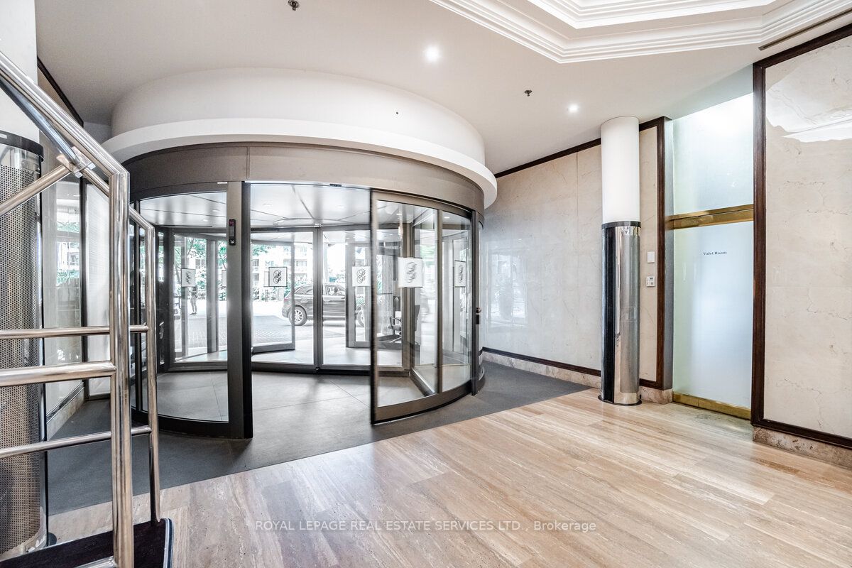 2045 Lake Shore Blvd W, #708