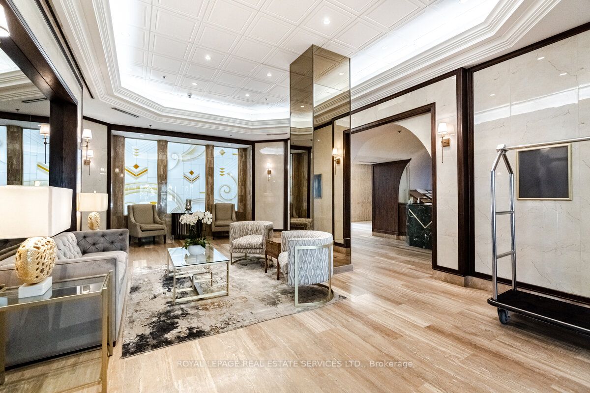 2045 Lake Shore Blvd W, #708