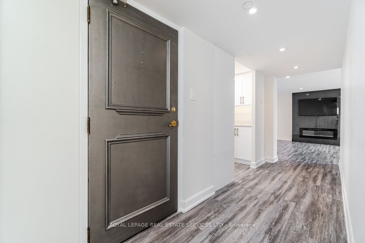 2045 Lake Shore Blvd W, #708