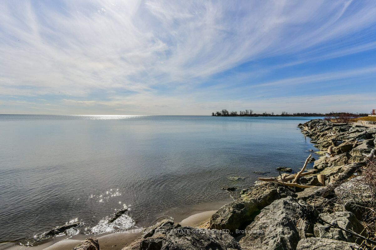 2045 Lake Shore Blvd W, #708