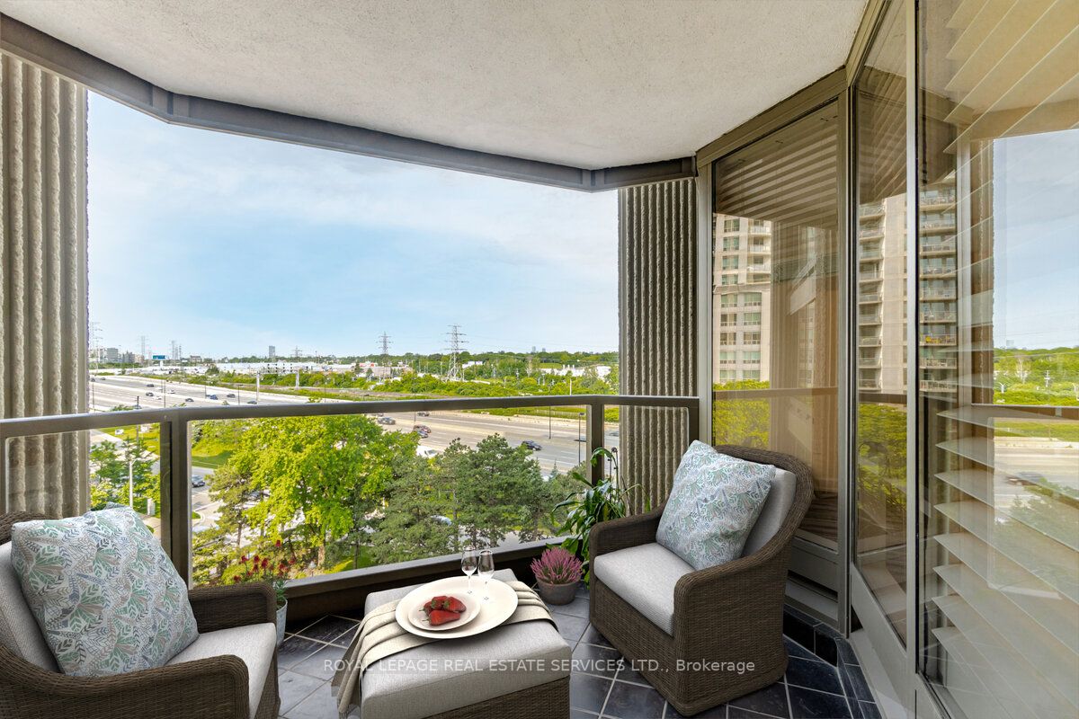2045 Lake Shore Blvd W, #708