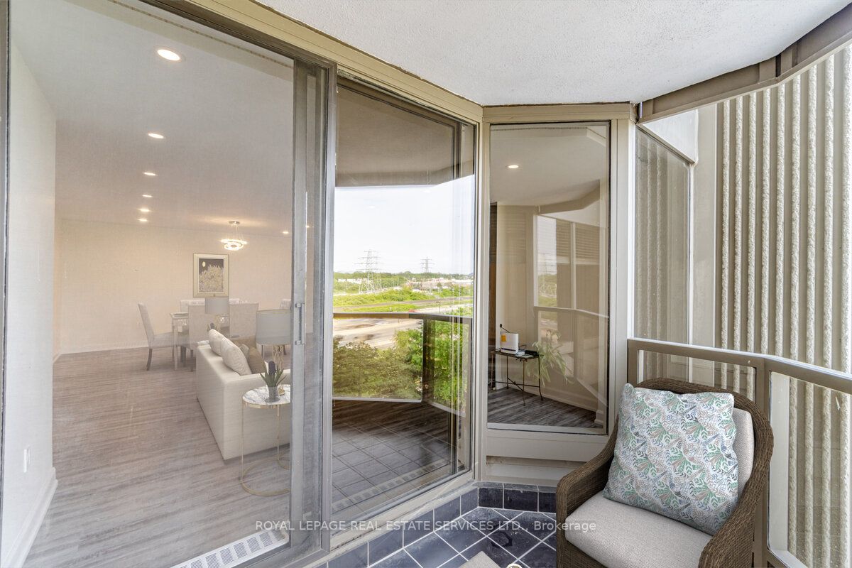 2045 Lake Shore Blvd W, #708