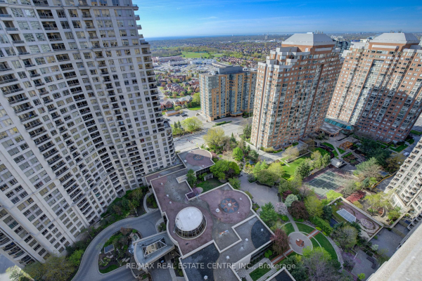 3888 Duke Of York Blvd Blvd, Mississauga
