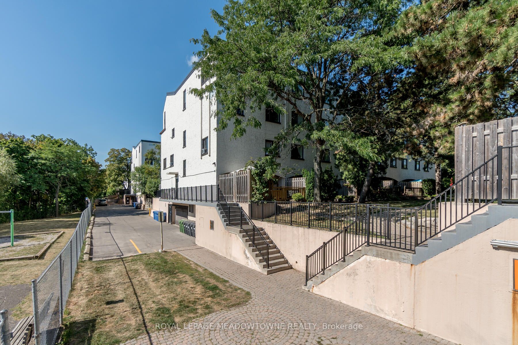 1042 Falgarwood Dr, #101
