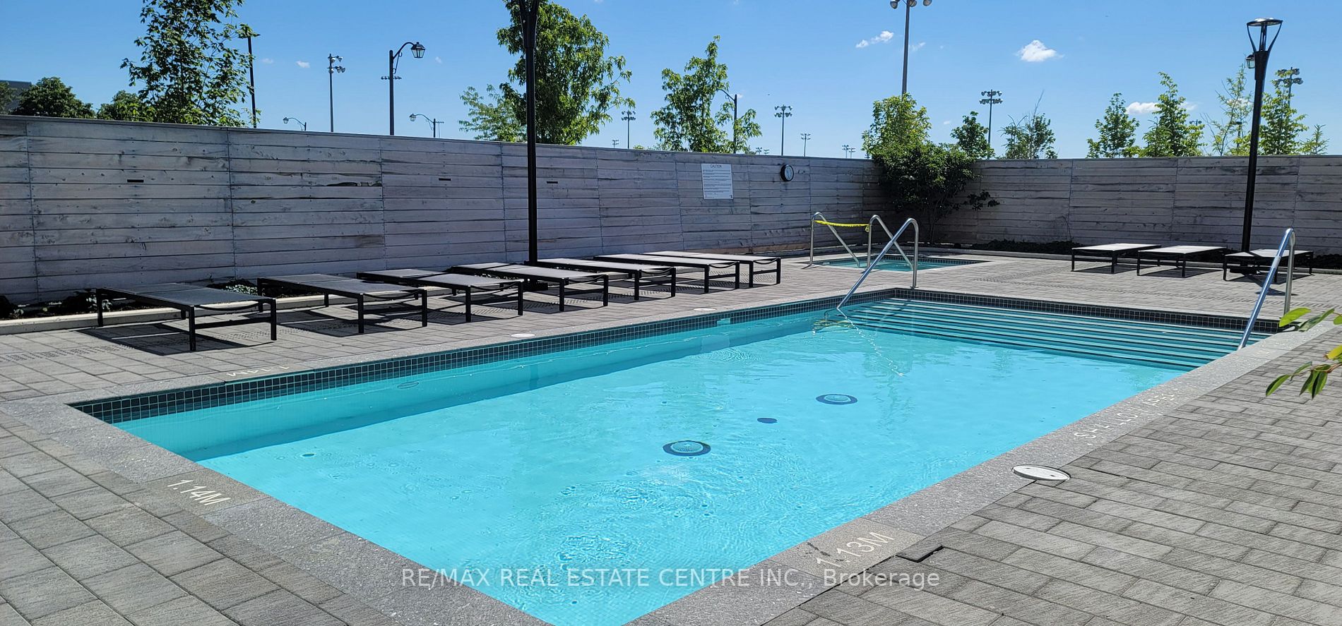 1050 Main St E, #615