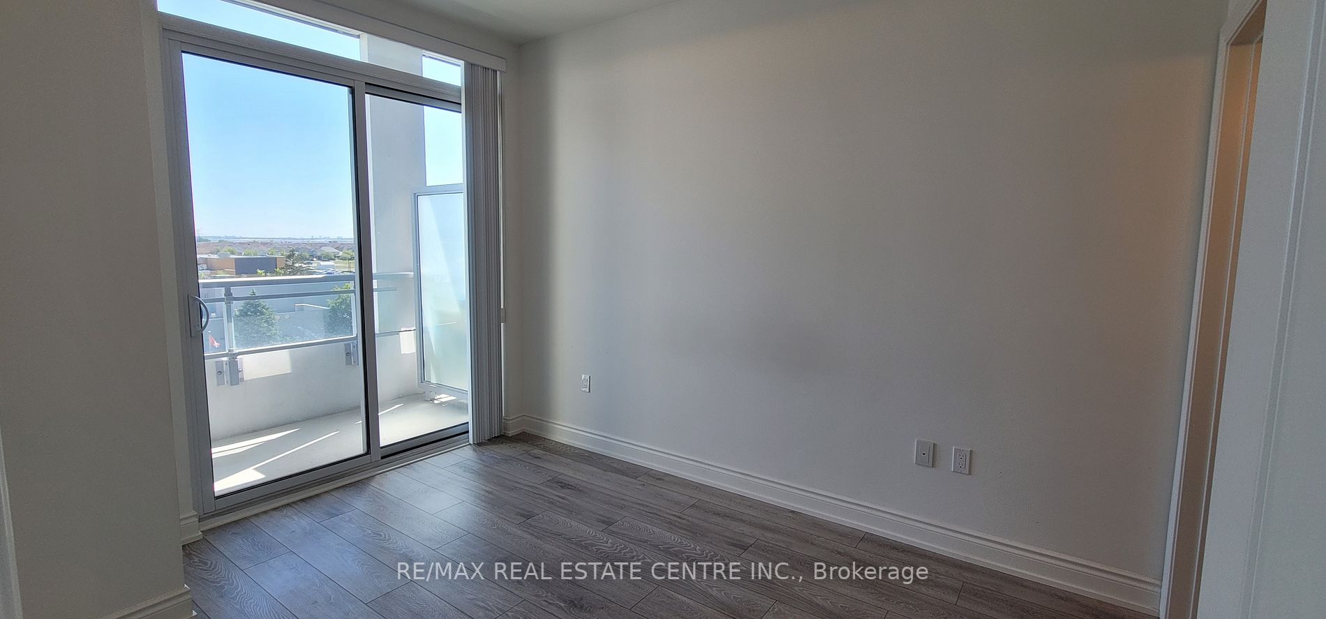1050 Main St E, #615