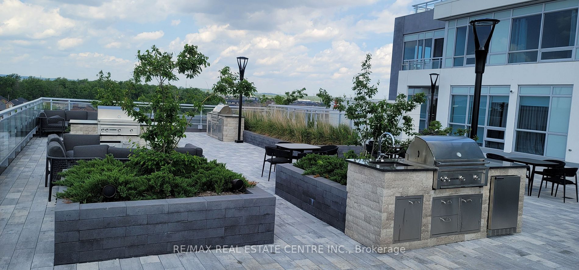 1050 Main St E, #615