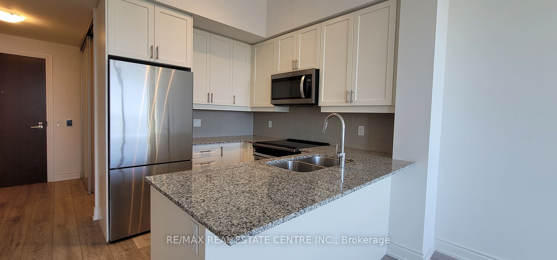 1050 Main St E, #615