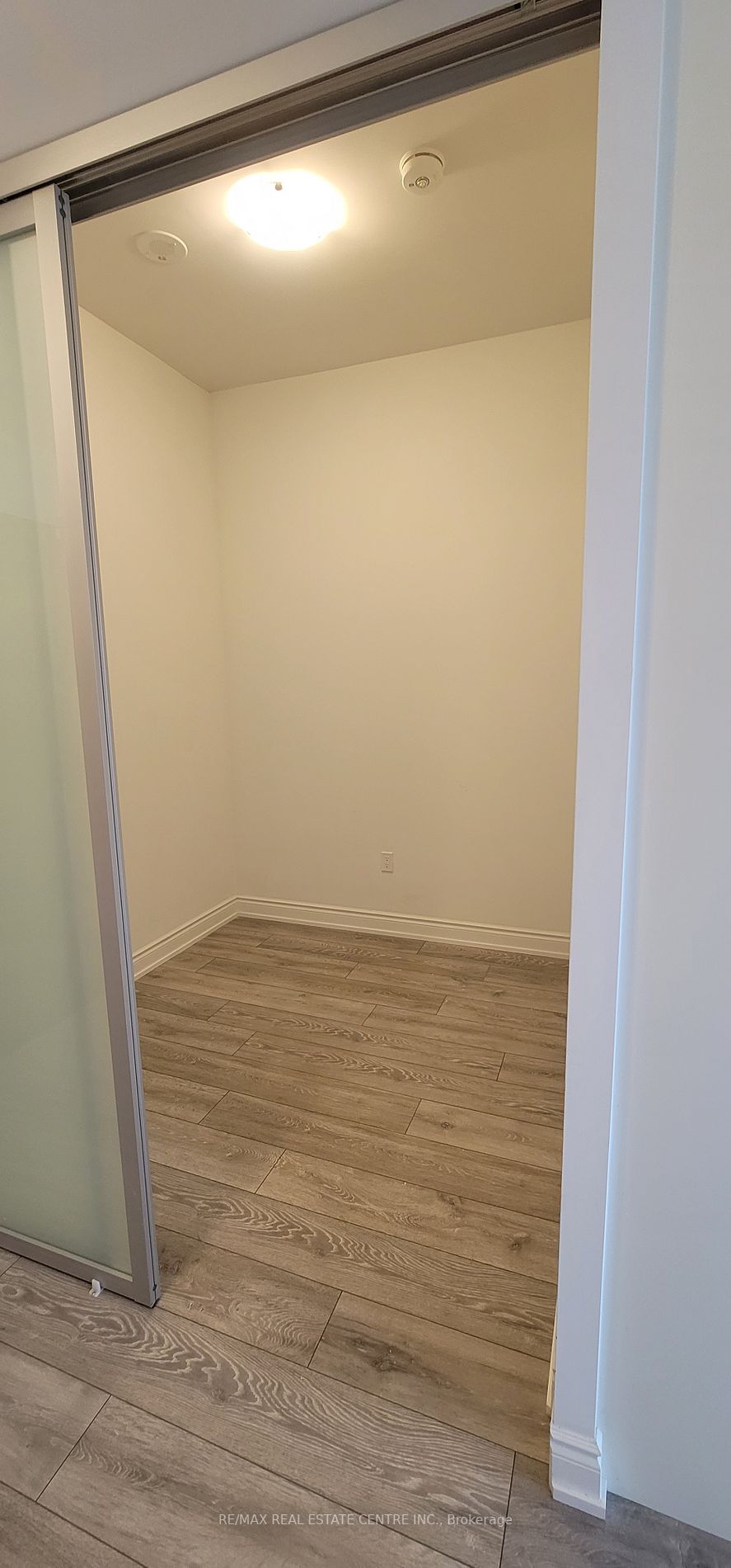 1050 Main St E, #615